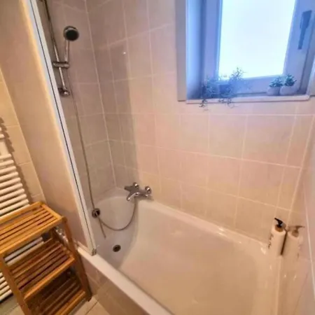 Vakantiewoning In - Beachhouse68 * De Haan